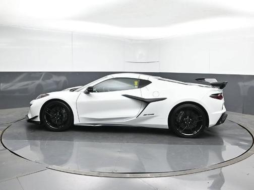 Arctic White 2026 Chevrolet Corvette Z06