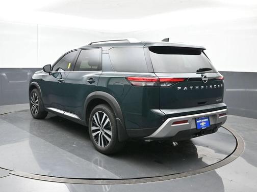 2025 Nissan Pathfinder Platinum