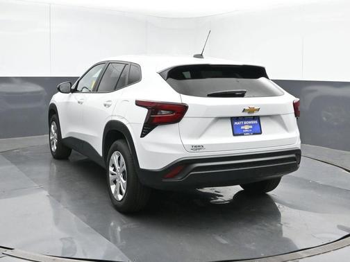 2025 Chevrolet Trax LS