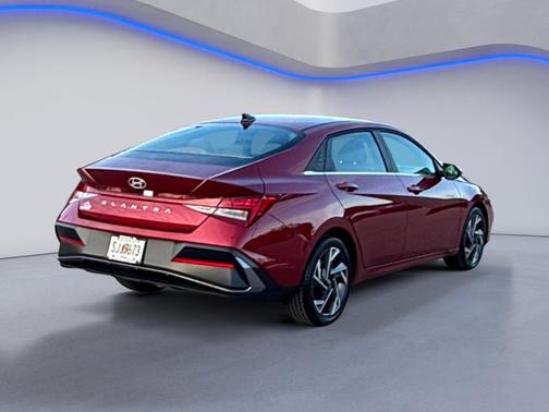 2025 Hyundai ELANTRA SEL