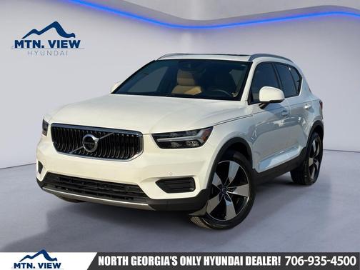 2020 Volvo XC40 T5 Momentum