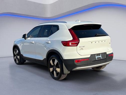 2020 Volvo XC40 T5 Momentum