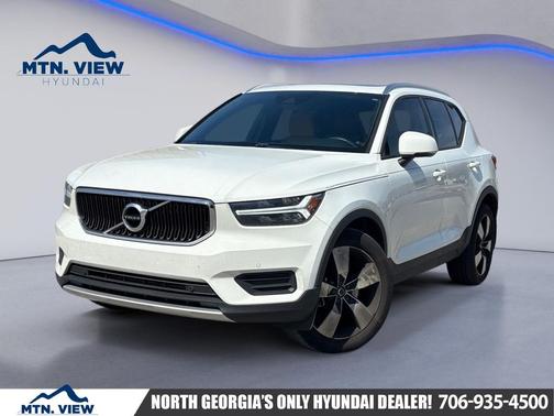 2020 Volvo XC40 T5 Momentum