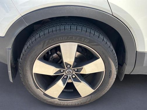 2020 Volvo XC40 T5 Momentum