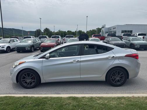 Radiant Silver Metallic 2011 Hyundai ELANTRA Limited