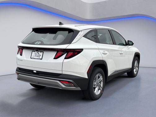 Serenity White Pearl 2026 Hyundai TUCSON SE