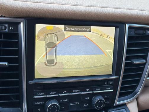 2015 Porsche Panamera 4