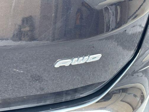 Black Metallic 2022 Ford Edge Titanium