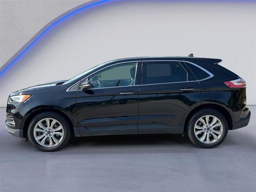 Black Metallic 2022 Ford Edge Titanium