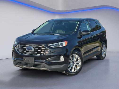 Black Metallic 2022 Ford Edge Titanium