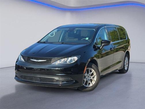 Diamond Black Crystal Pearlcoat 2024 Chrysler Voyager LX