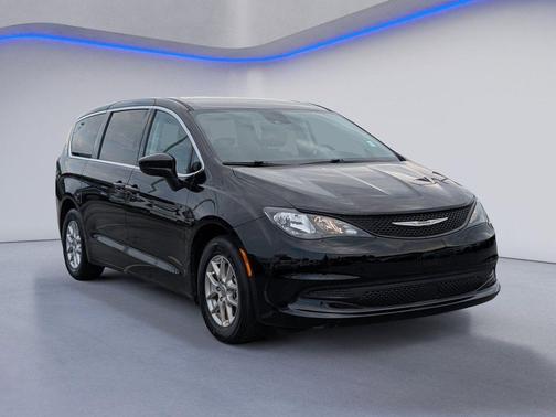 Diamond Black 2024 Chrysler Voyager LX