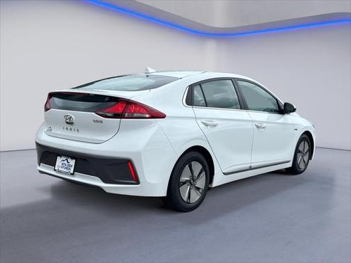2020 Hyundai IONIQ Hybrid SE