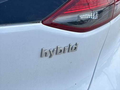 2020 Hyundai IONIQ Hybrid SE