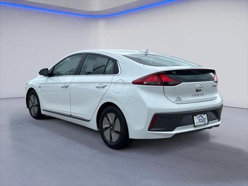 2020 Hyundai IONIQ Hybrid SE