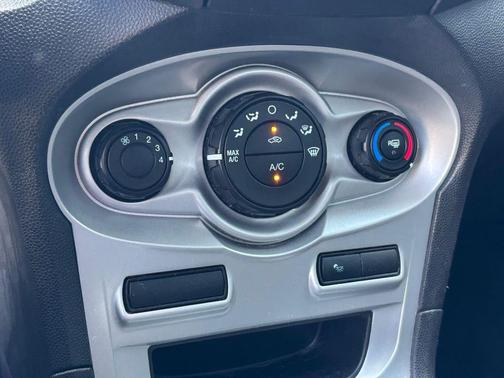 Ingot Silver 2014 Ford Fiesta SE