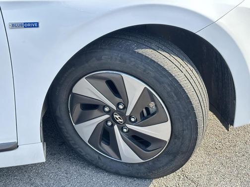2017 Hyundai IONIQ Hybrid SEL