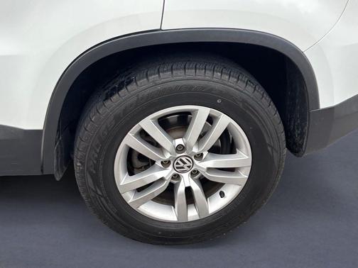 Pure White 2016 Volkswagen Tiguan S