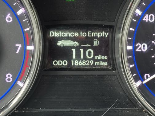 2012 Hyundai SONATA GLS