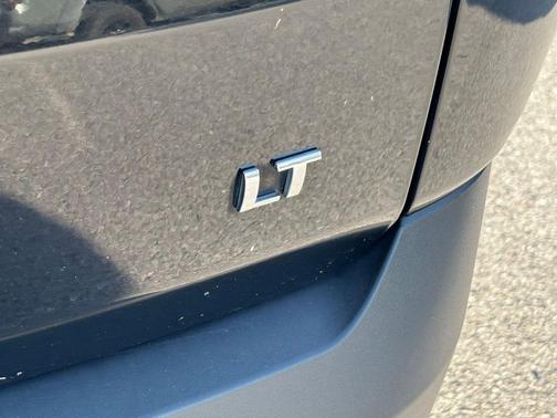 Black Metallic 2023 Chevrolet Traverse LT Cloth