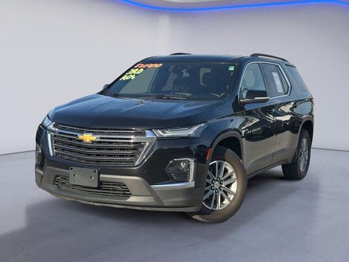 Black Metallic 2023 Chevrolet Traverse LT Cloth