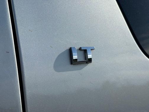 Silver Ice Metallic 2013 Chevrolet Suburban 1500 LT