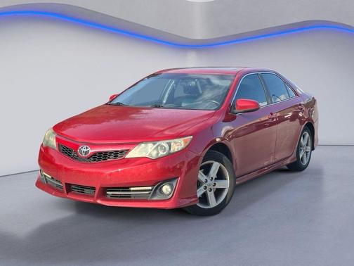 Barcelona Red Metallic 2014 Toyota Camry SE