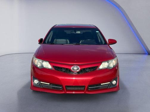 Barcelona Red Metallic 2014 Toyota Camry SE