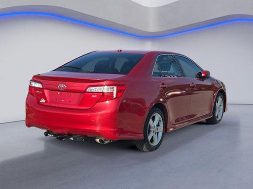 Barcelona Red Metallic 2014 Toyota Camry SE