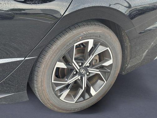 Onyx Black 2024 Hyundai SONATA SEL