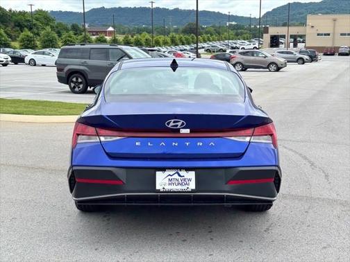 2025 Hyundai ELANTRA SEL