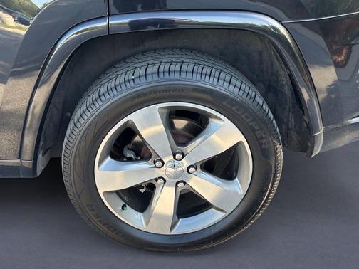Brilliant Black Crystal Pearlcoat 2014 Jeep Grand Cherokee Overland
