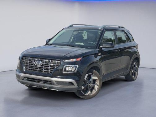 Onyx Black 2024 Hyundai VENUE SEL