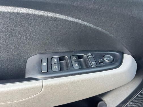 Onyx Black 2024 Hyundai VENUE SEL