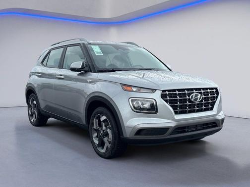 Shimmering Silver 2025 Hyundai VENUE SEL