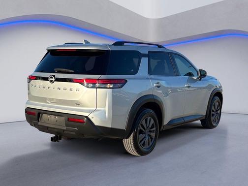 Brilliant Silver Metallic 2024 Nissan Pathfinder SV FWD
