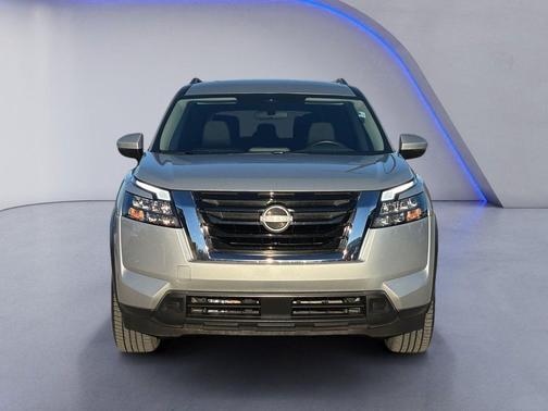 Brilliant Silver Metallic 2024 Nissan Pathfinder SV FWD