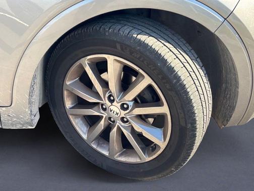 Titanium Silver 2016 Kia Sorento SXL