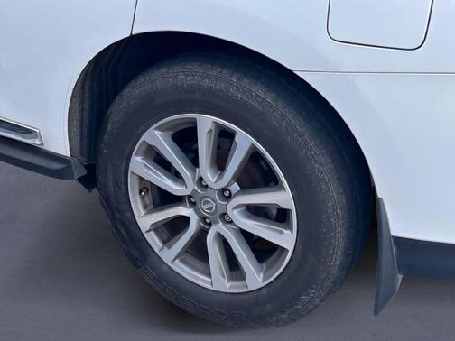Moonlight White 2014 Nissan Pathfinder SL