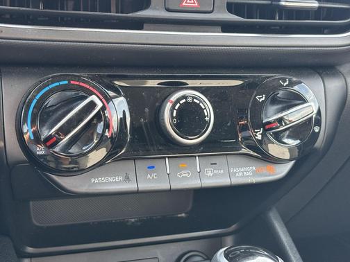 2022 Hyundai KONA SE