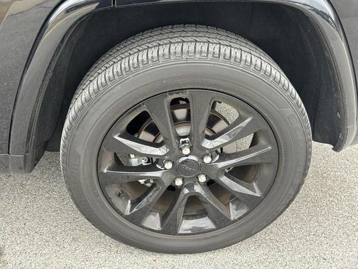 2022 Jeep Grand Cherokee Laredo