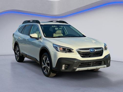 Crystal White Pearl 2021 Subaru Outback Limited