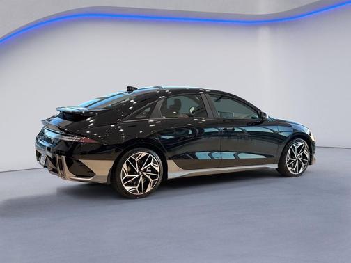 2025 Hyundai IONIQ 6 SEL