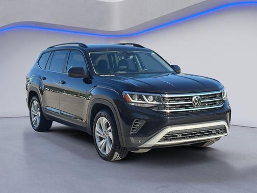 Deep Black 2023 Volkswagen Atlas 3.6L SE w/Technology