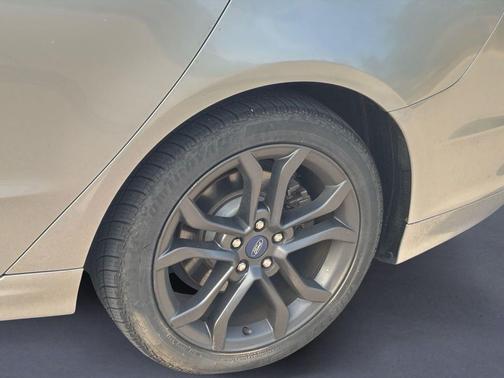 Ingot Silver 2018 Ford Fusion SE