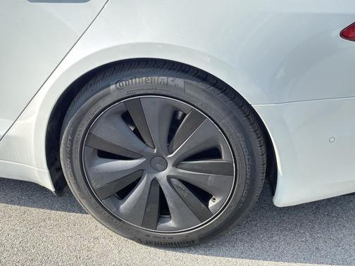 2022 Tesla Model S Base