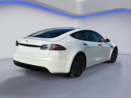 2022 Tesla Model S Base