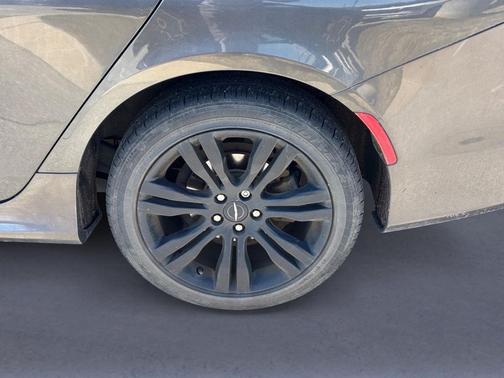 2017 Chrysler 200 LX