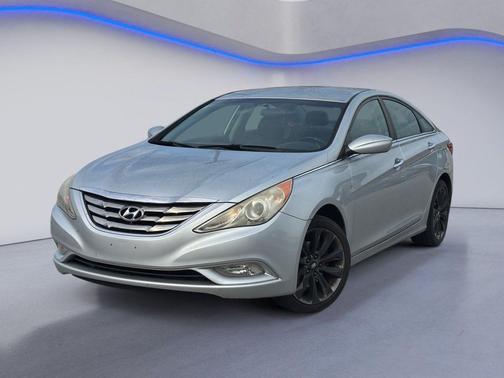 Radiant Silver Metallic 2011 Hyundai SONATA SE