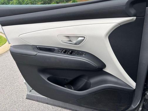 Shimmering Silver 2025 Hyundai TUCSON SEL